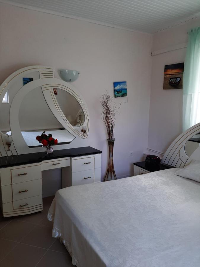 Cozy Flat In Nea Makri公寓 外观 照片